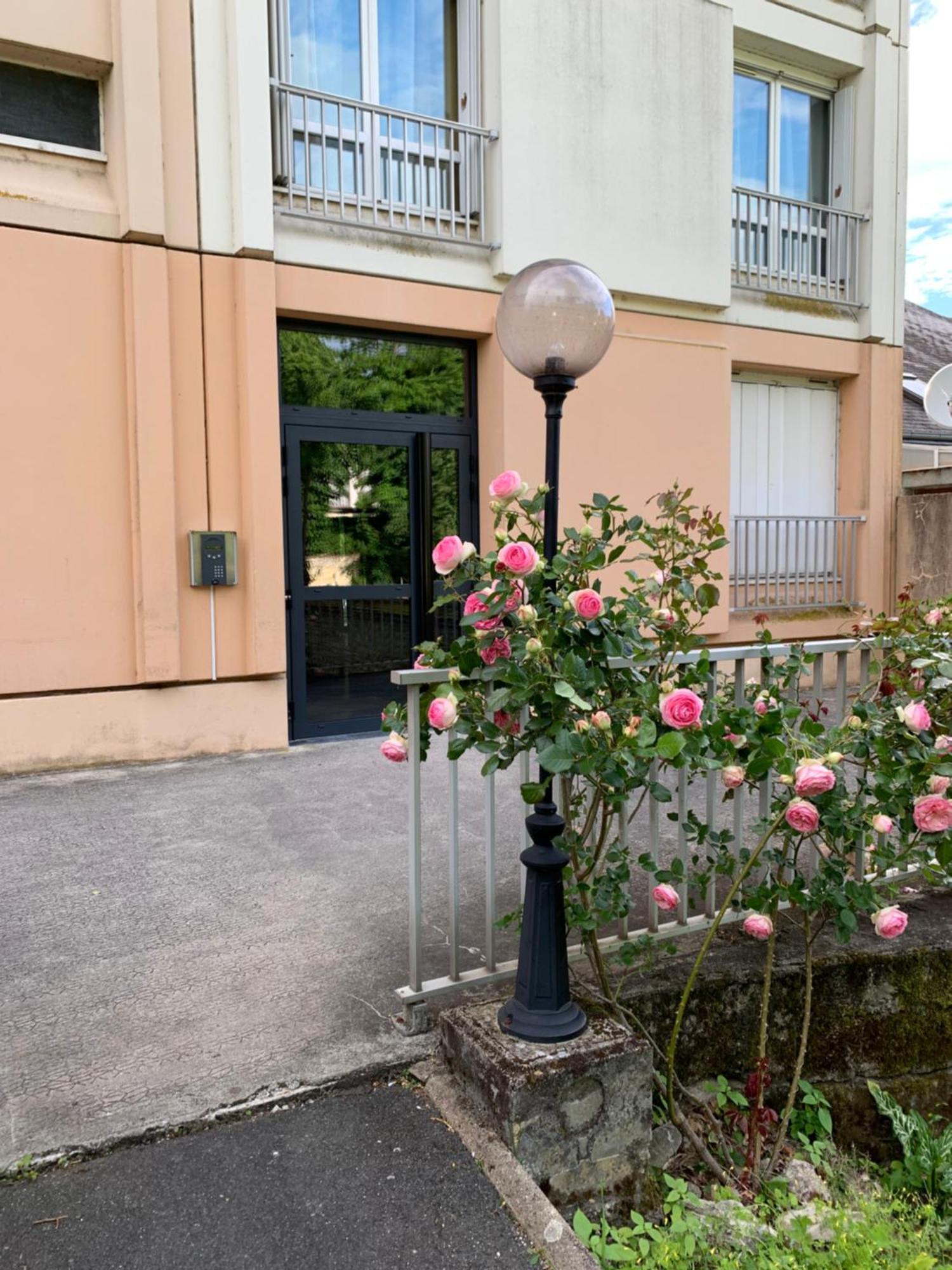 Le Grand Parc 13 - 2 Chambres - Wifi - Parking Châteauroux Exterior foto